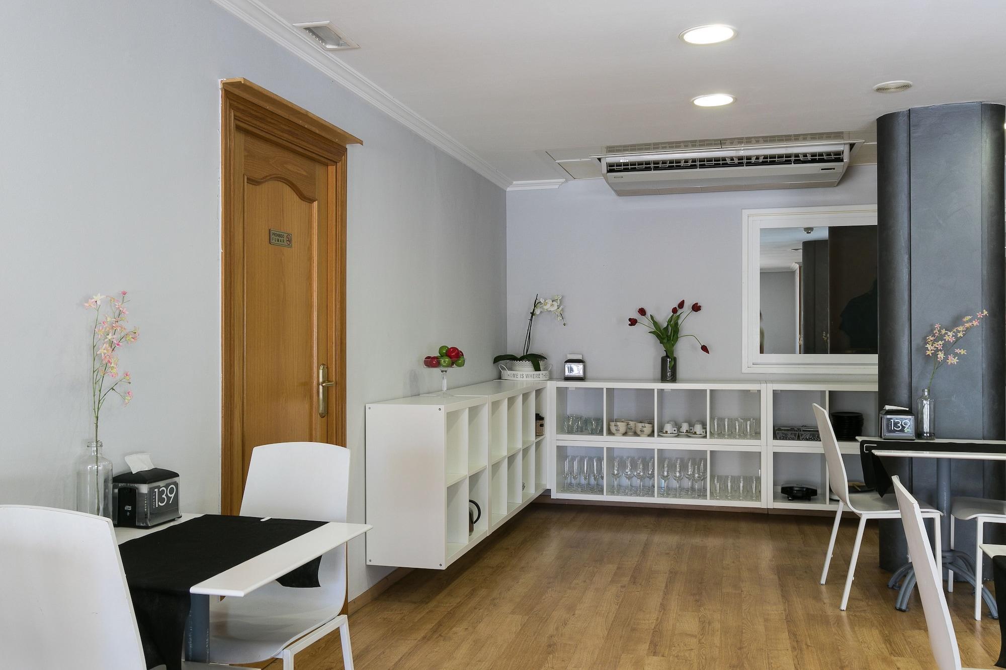 Hotel 139 Castelldefels Luaran gambar