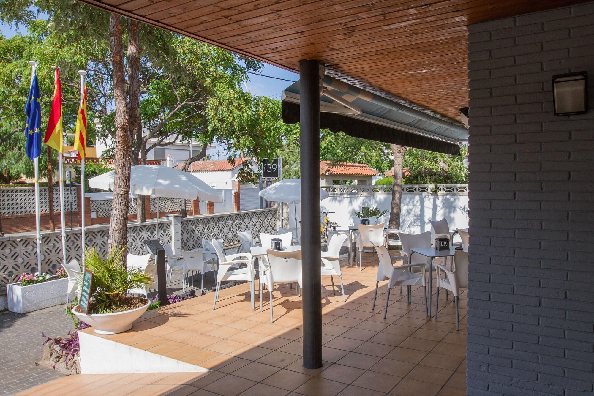 Hotel 139 Castelldefels Luaran gambar