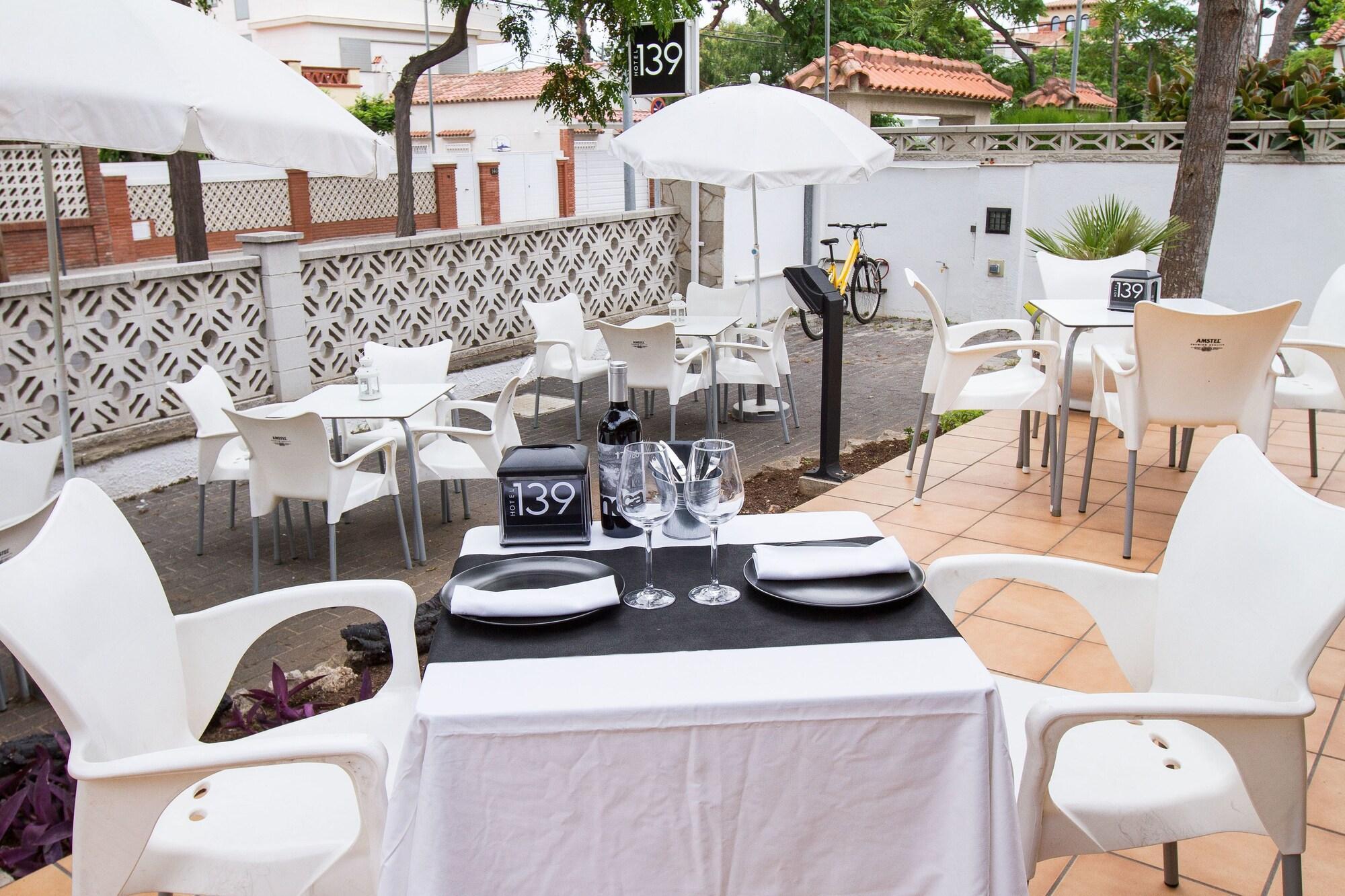 Hotel 139 Castelldefels Luaran gambar