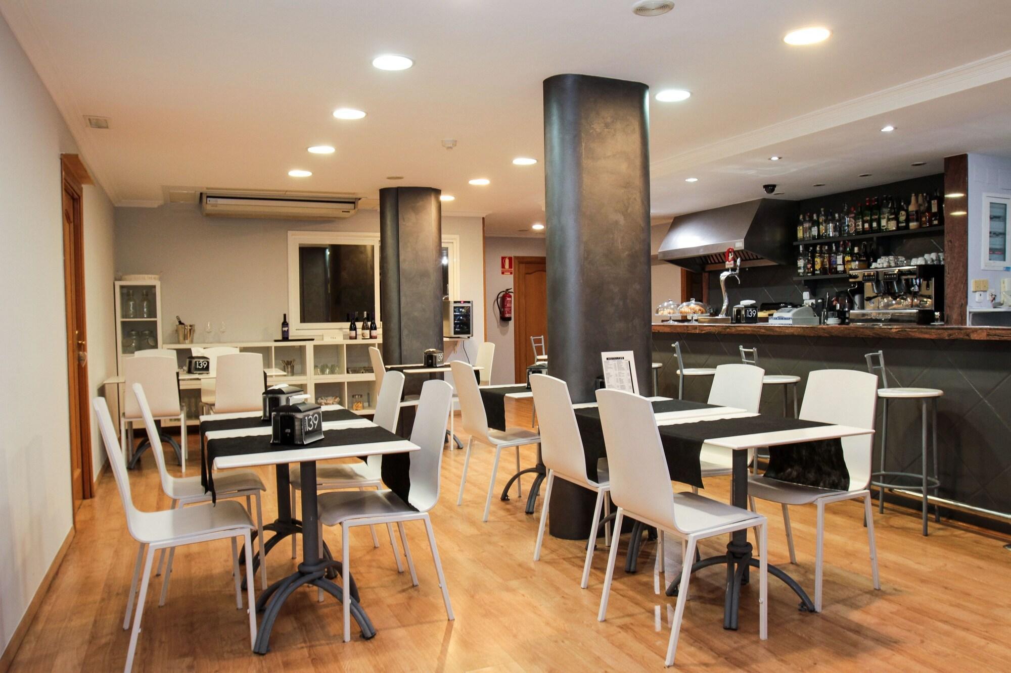 Hotel 139 Castelldefels Luaran gambar